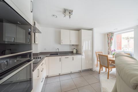 2 bedroom apartment for sale, High Street, Cobham, Surrey, KT11