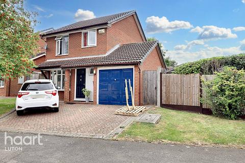 3 bedroom detached house for sale, Kershaw Close, Luton