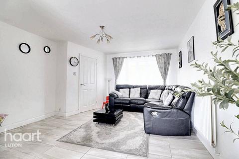 3 bedroom detached house for sale, Kershaw Close, Luton