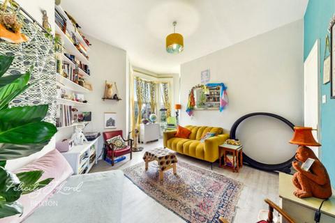 2 bedroom flat for sale, Stockwell Road, London, SW9 9HR