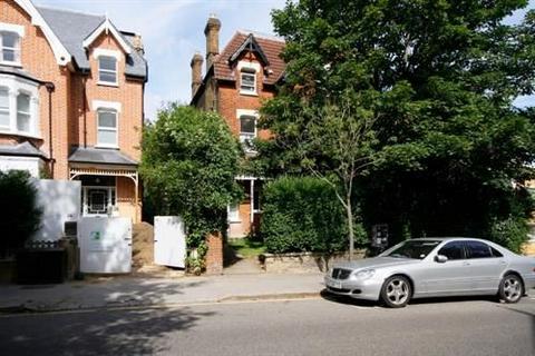 2 bedroom flat to rent, Birdhurst Road, South Croydon, CR2