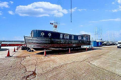 2 bedroom houseboat for sale, Vicarage Lane, Hoo ME3