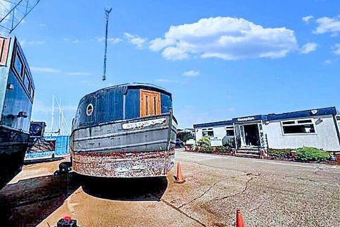 2 bedroom houseboat for sale, Vicarage Lane, Hoo ME3