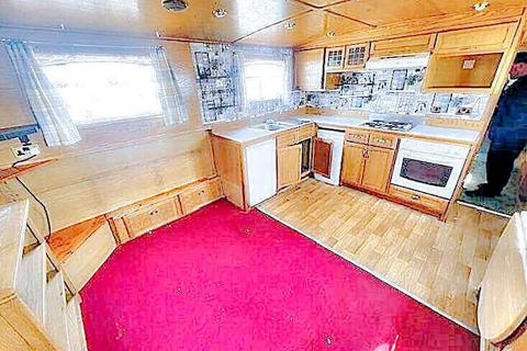 2 bedroom houseboat for sale, Vicarage Lane, Hoo ME3