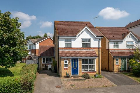 3 bedroom detached house for sale, Byewaters, Watford