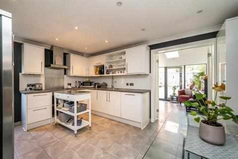 3 bedroom detached house for sale, Byewaters, Watford