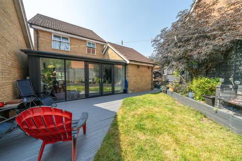 3 bedroom detached house for sale, Byewaters, Watford