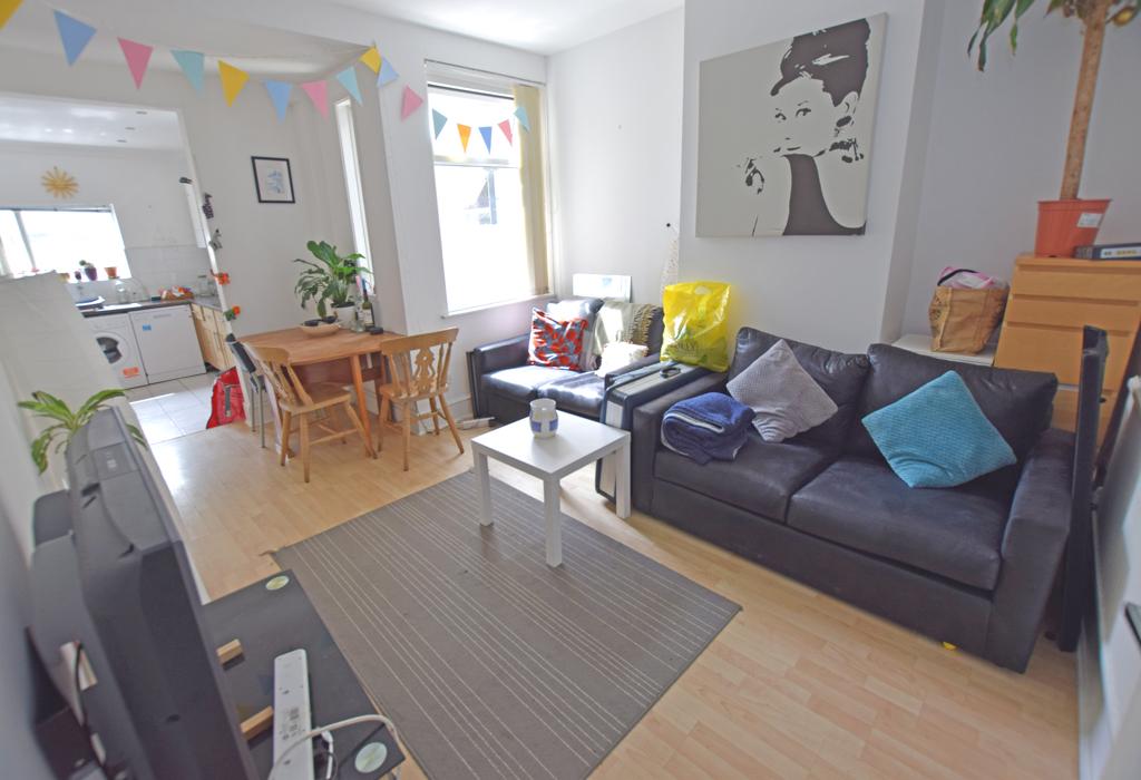 Canada Road, Heath/Gabalfa, Cardiff 3 bed terraced house to rent £