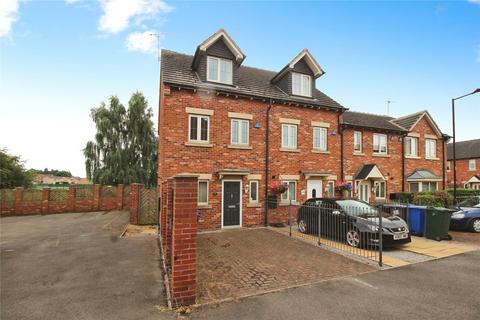 3 bedroom end of terrace house for sale, Sunningdale Drive, Doncaster DN12