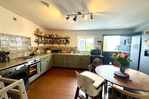 2 bedroom terraced house for sale, New Road, Llandovery