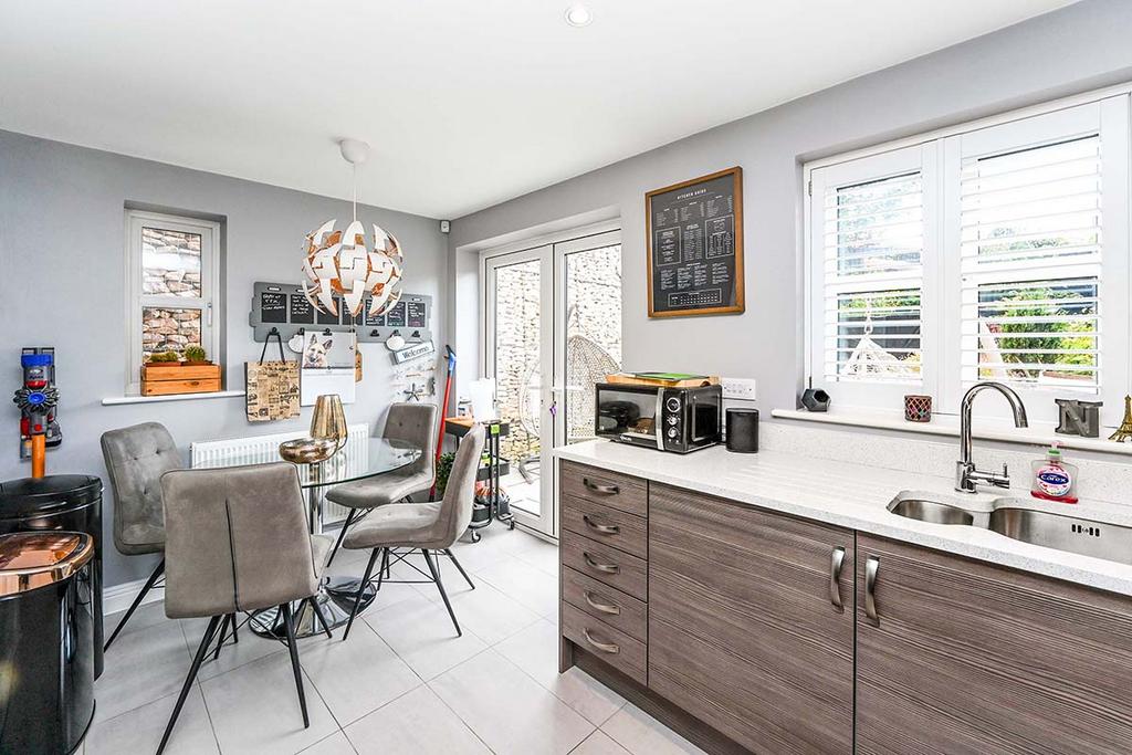 Kitchen/Dining