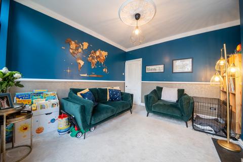 118 Lydgate Lane, Sheffield, S10 5FP