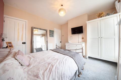 118 Lydgate Lane, Sheffield, S10 5FP