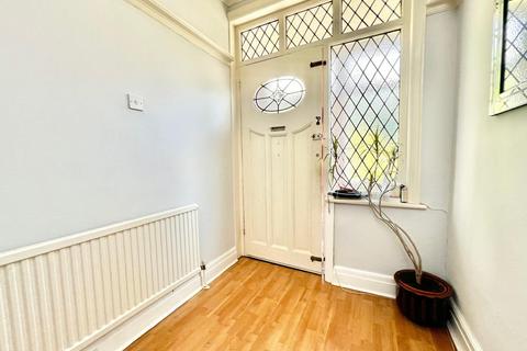 4 bedroom semi-detached house to rent, Otley Old Road, Leeds, West Yorkshire, LS16
