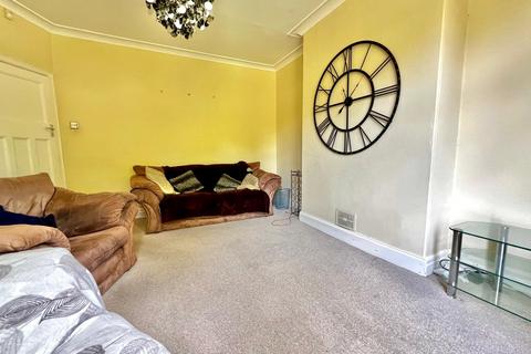 4 bedroom semi-detached house to rent, Otley Old Road, Leeds, West Yorkshire, LS16