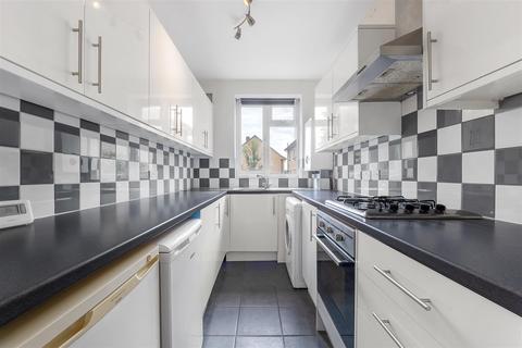 25 Holderness Way, London, SE27 0EU