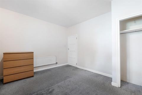 25 Holderness Way, London, SE27 0EU