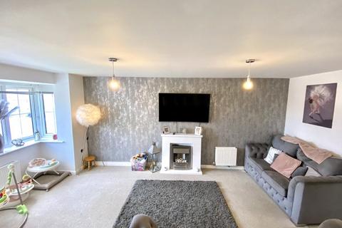 4 bedroom detached house for sale, The Knoll, West Yorkshire BD22