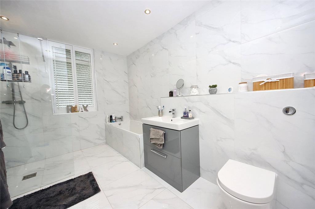 Refitted Bathroom/WC