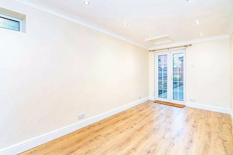 2 bedroom flat to rent, Kanes Hill, Hampshire SO19