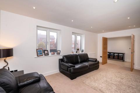 4 bedroom detached house for sale, Beatrice Road, Manchester M28