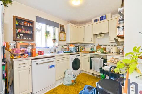 2 bedroom flat for sale, East Cowes PO32