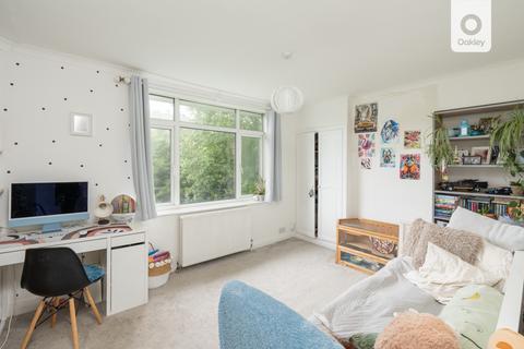 4 bedroom semi-detached house for sale, The Highway, Brighton.