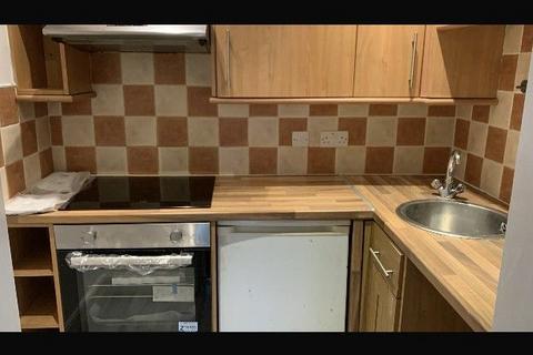 2 bedroom flat to rent, Flat 3, Cemetery Road