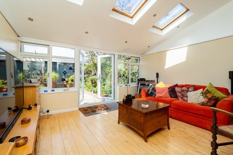 303 Sutton Common Road, Sutton, SM3 9NH
