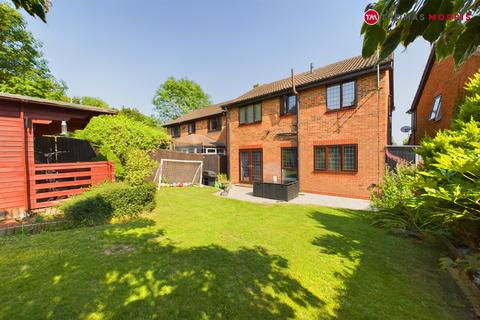 4 bedroom detached house for sale, Buzzard Close, Huntingdon PE29