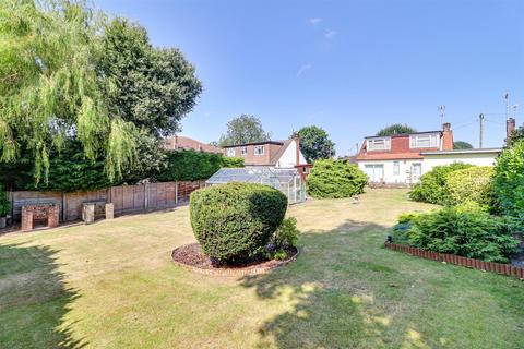 3 bedroom detached house for sale, Kenneth Road, Benfleet SS7