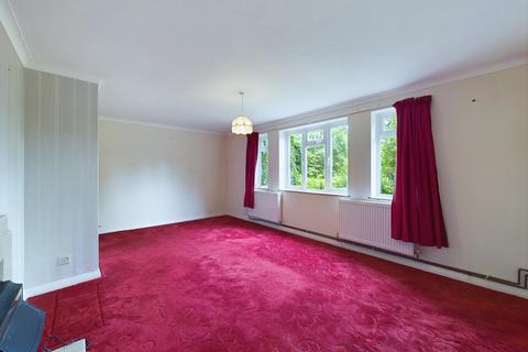 46 Maple Way, Coulsdon, CR5 3RN