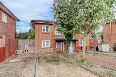 6 Barton Way, High Wycombe, HP13 6SY