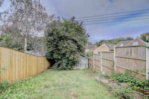 6 Barton Way, High Wycombe, HP13 6SY