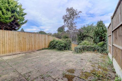 6 Barton Way, High Wycombe, HP13 6SY