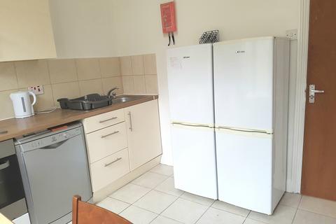 5 bedroom terraced house to rent, Arnold Road, London N15