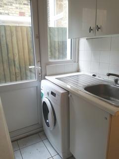 5 bedroom terraced house to rent, Arnold Road, London N15