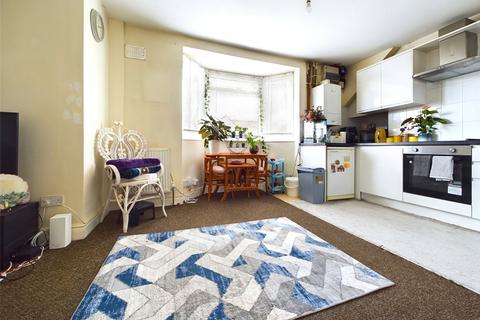 1 bedroom flat for sale, Sutton Gardens, Barking IG11