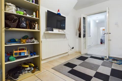 2 bedroom flat for sale, Kenworthy Road, Hackney, London E9