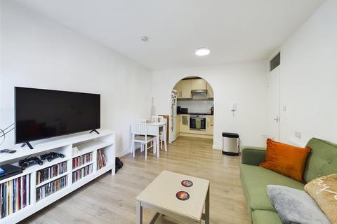 1 bedroom flat for sale, The Avenue, London E4