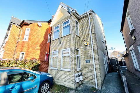 2 bedroom flat to rent, Pembroke Road, Walthamstow E17