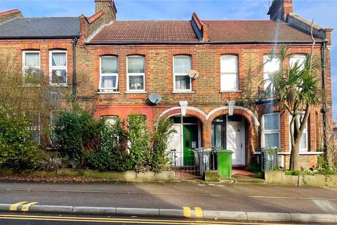 2 bedroom flat to rent, Forest Road, Walthamstow, London E17