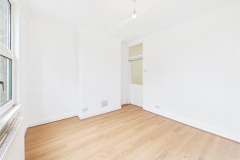 2 bedroom flat to rent, Forest Road, Walthamstow, London E17