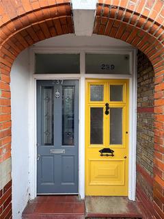 2 bedroom flat to rent, Edward Road, Walthamstow, London E17