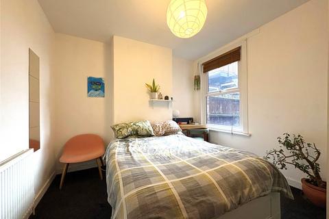 2 bedroom flat to rent, Edward Road, Walthamstow, London E17