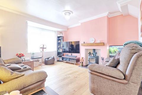 4 bedroom semi-detached house for sale, Avondale Road, Basildon, Essex