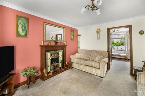 7 Dolcoed Terrace, Tonna, Neath, SA11 3HJ