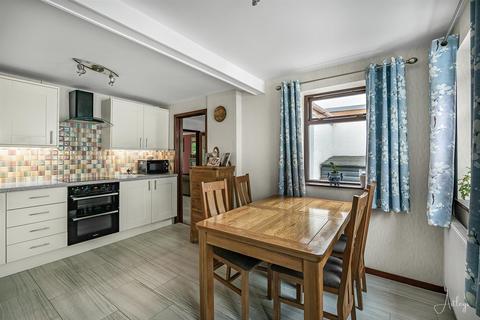 7 Dolcoed Terrace, Tonna, Neath, SA11 3HJ