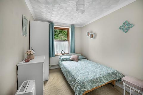 7 Dolcoed Terrace, Tonna, Neath, SA11 3HJ