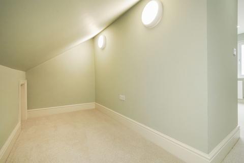 36 Hackthorn Road, Sheffield, S8 8TD